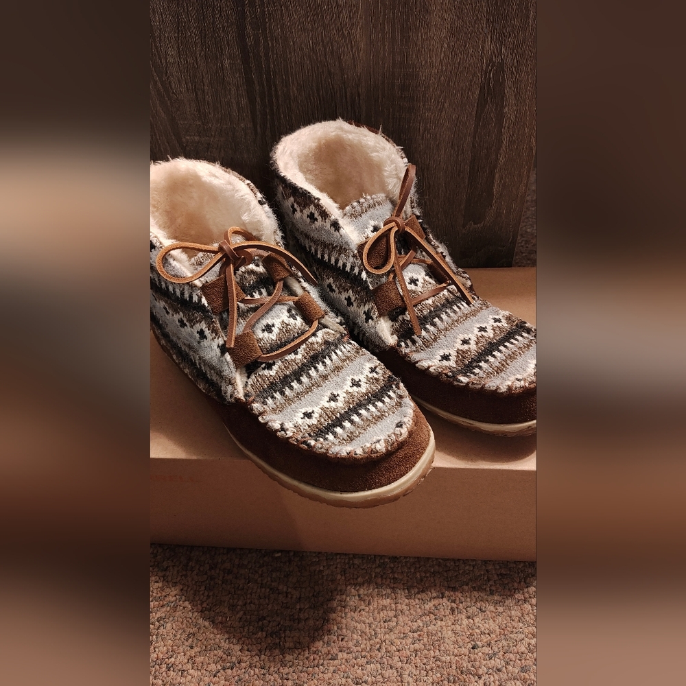 Minnetonka Torrey ankle booties fur lined mukluks moccasins saddle blanket